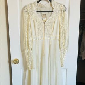Vintage 1970’s Gunne Sax Women’s Cream Dress Size 11